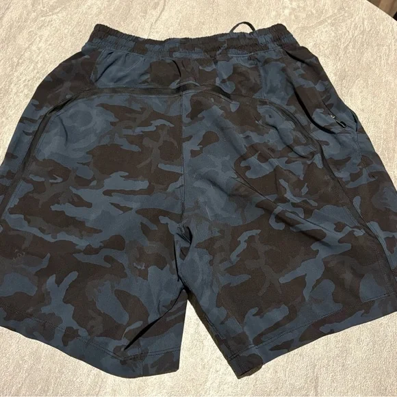 Lululemon Athletica Black and Blue Camo Athletic Shorts - Picture 2 of 4